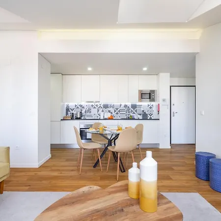 Whome Alcantara Premium * Lisbon