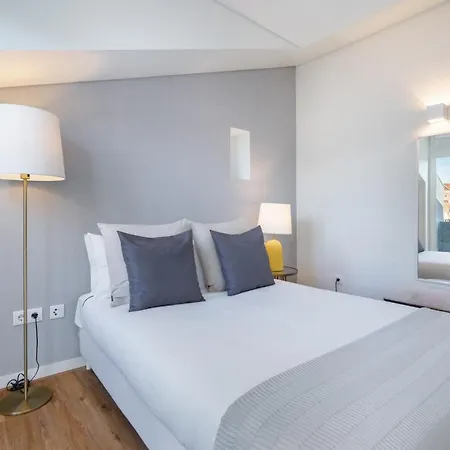 Whome Alcantara Premium Apartment Lissabon
